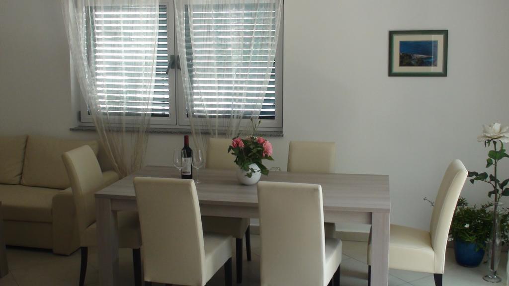 Apartments Eva Malinska Room photo